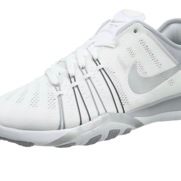 NIKE ID FREE TR 6 Training/Running Shoes - Picture 11 of 12